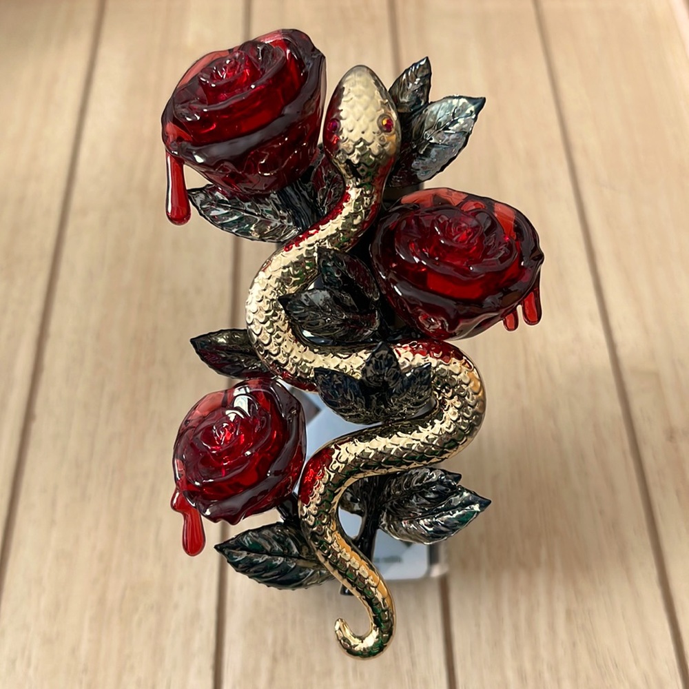 New Bath & Body Works Snake & Roses Wallflowers Fragrance Plug Halloween
